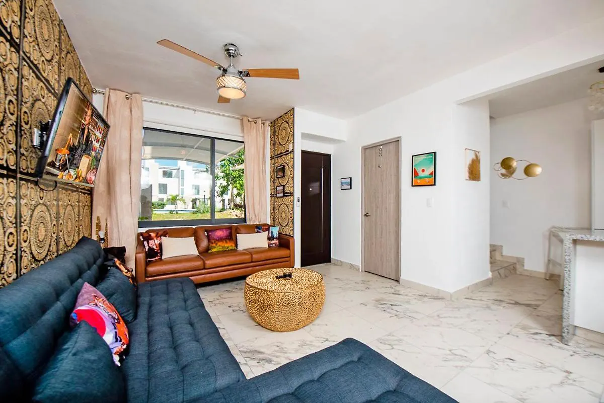 Charming & Comfortable House, 15 Min To Downtown Playa del Carmen Messico
