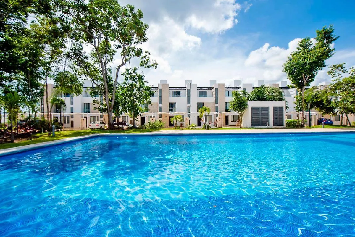 Casa vacanze Charming & Comfortable House, 15 Min To Downtown Playa del Carmen