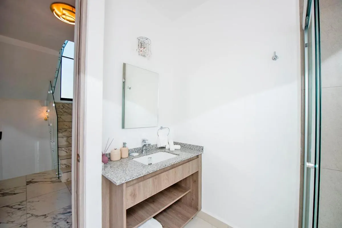 Casa vacanze Charming & Comfortable House, 15 Min To Downtown Playa del Carmen